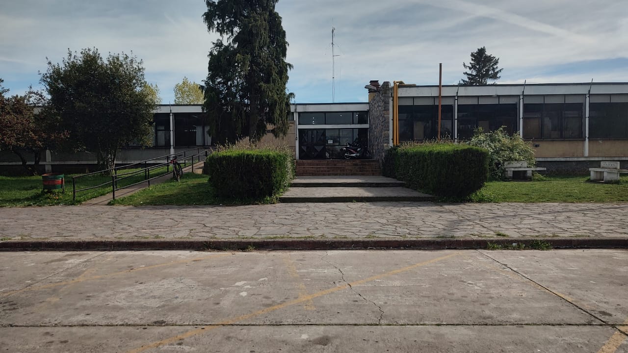 Frente Escuela